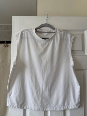 Men’s Lululemon white cropped tank top in size medium